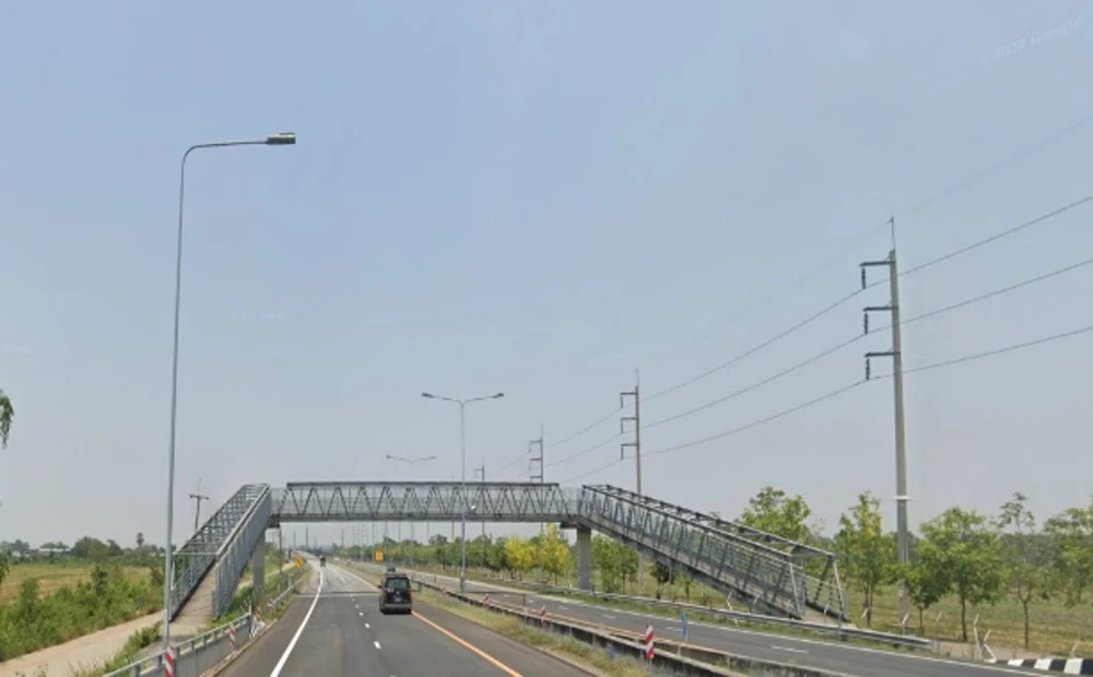 Construction of Footbridge Connecting Communities and Agricultural Areas